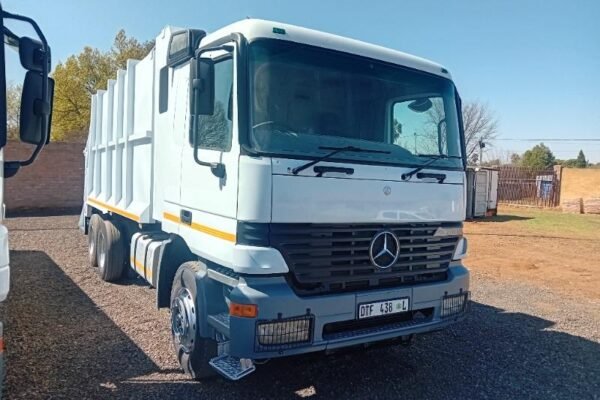 2003 Mercedes-Benz Actros 3331 Garbage Truck – Efficient Waste Collection