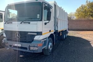 2003 Mercedes-Benz Actros 3331 Garbage Truck – Efficient Waste Collection