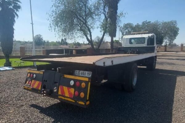 2006 Hino 500 1626 Rollback Truck – Power and Precision in Hauling