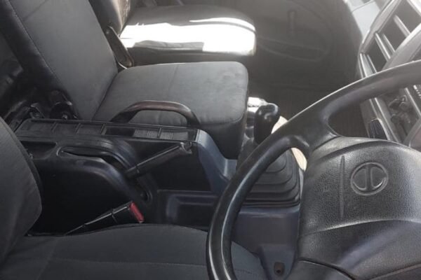 2006 Hino 500 1626 Rollback Truck – Power and Precision in Hauling