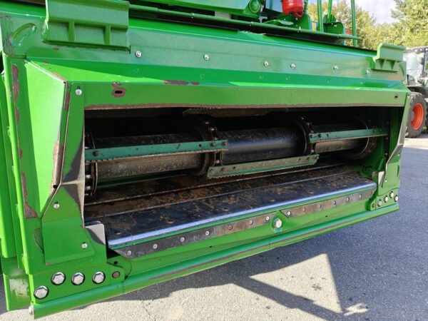 2022 John Deere W650 / W650i – Heavy-Duty Straw Walker Combine for Large Acreage