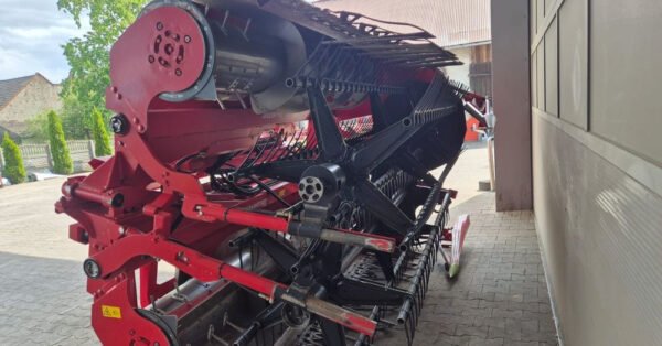 2003 CLAAS LEXION 450 Evolution – Strong, Reliable Combine with 8,600-L Capacity