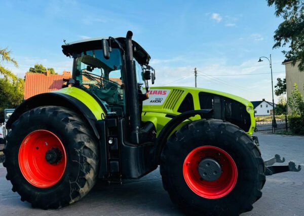 2015 CLAAS Axion 930 CMATIC CEBIS – 355 HP Power with Smooth CVT Precision Control