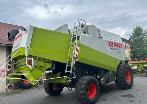 2003 CLAAS LEXION 450 Evolution – Strong, Reliable Combine with 8,600-L Capacity