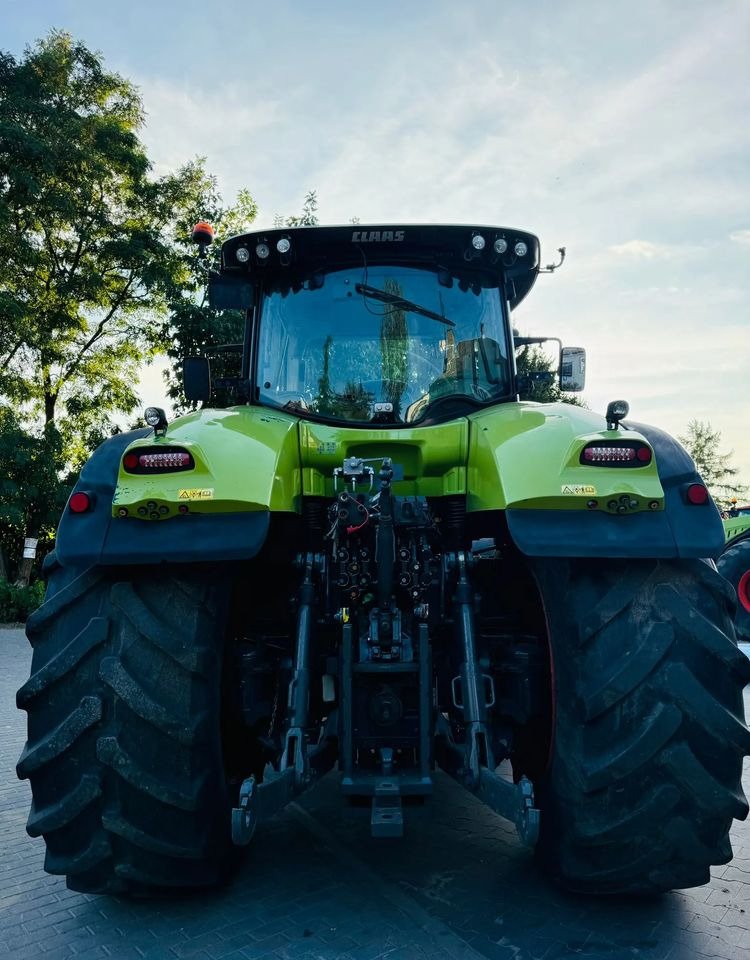 2015 CLAAS Axion 930 CMATIC CEBIS – 355 HP Power with Smooth CVT Precision Control