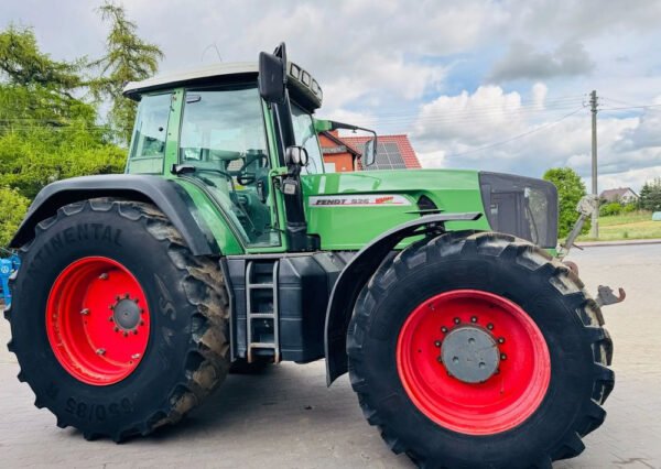 2005 Fendt 926 Vario – Potent CVT Power for Demanding Agriculture
