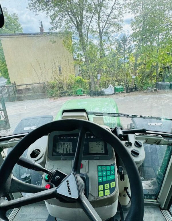 2005 Fendt 926 Vario – Potent CVT Power for Demanding Agriculture