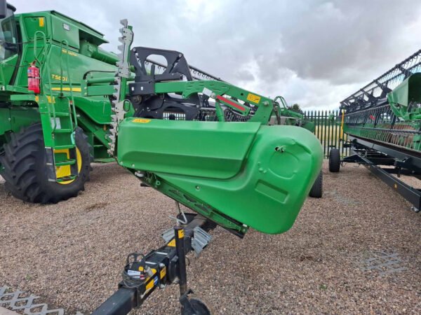 2017 John Deere T670i – High-Capacity T-Series Combine for Demanding Harvests