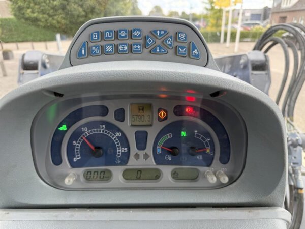 2016 New Holland T6.175 AC T4B – Power & Performance in the 175-Horsepower Class