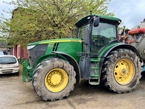 2015 John Deere 7230R – 230 Rated HP, Peak ~253 HP, Built for Tough Jobs