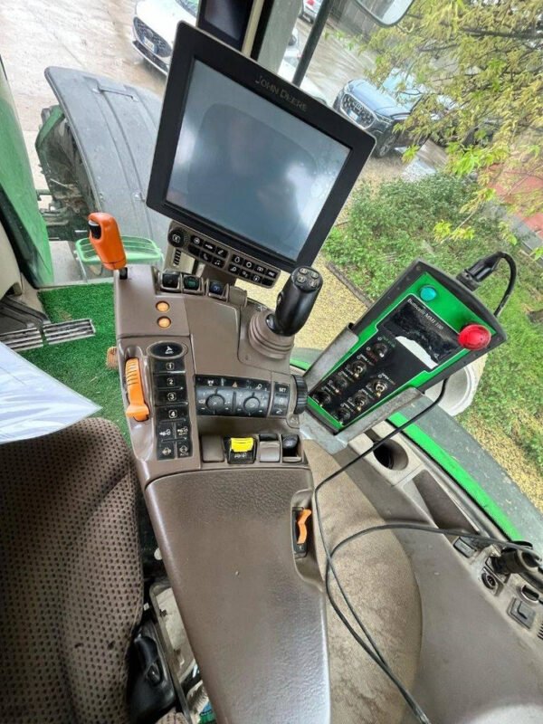 2015 John Deere 7230R – 230 Rated HP, Peak ~253 HP, Built for Tough Jobs