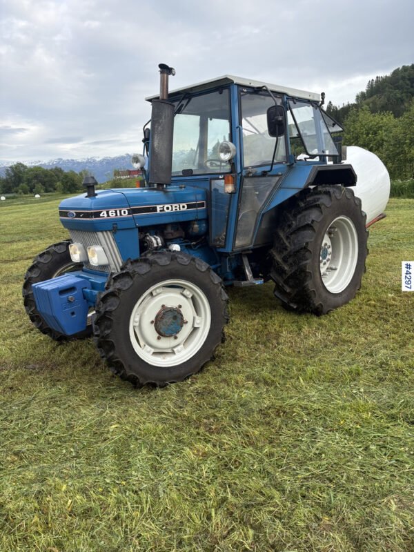 Ford 4610 4×4 1986 – Rugged Utility in a Compact Package