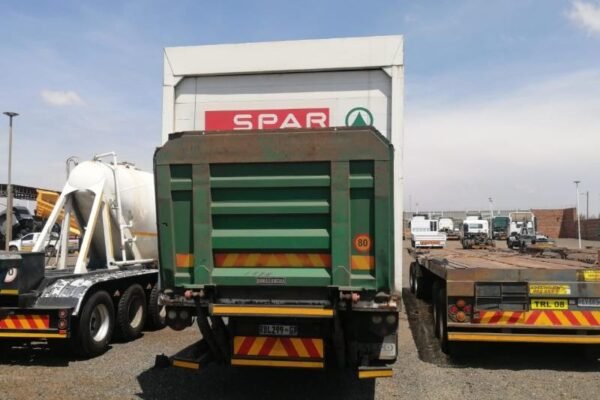 2004 Serco Tri-Axle Refrigerated Trailer – 30 Pallet Capacity