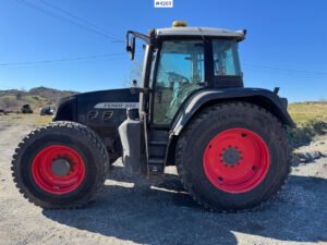 2011 Fendt 820 Vario – Strong 4WD Tractor with Added Plow Plate