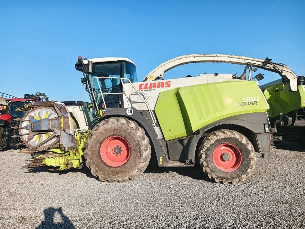 2012 CLAAS Jaguar 960 – Powerful Precise Forage Harvesting Capability