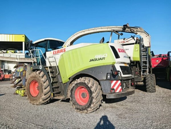 2012 CLAAS Jaguar 960 – Powerful Precise Forage Harvesting Capability