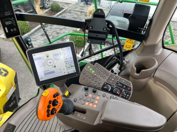 2018 John Deere 8300i + 910 BH – Power, Versatility Precision Harvesting