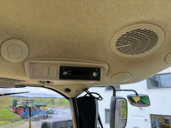 2018 John Deere 8300i + 910 BH – Power, Versatility Precision Harvesting