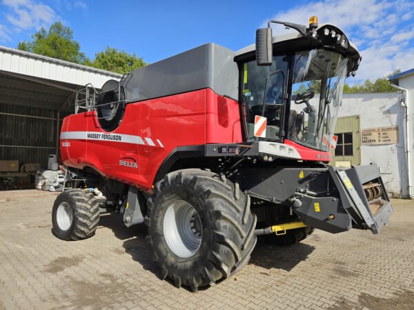 2015 Massey Ferguson Delta 9380 – High Capacity Hybrid Combine with Advanced Crop Flow
