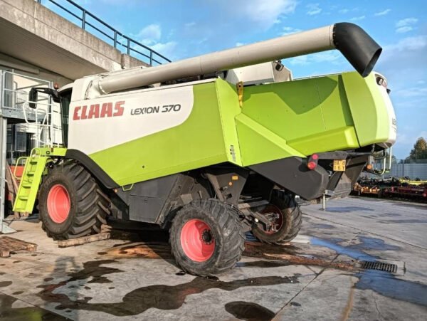2007 CLAAS LEXION 570 – Balanced APS Combine Built for Durability Productivity