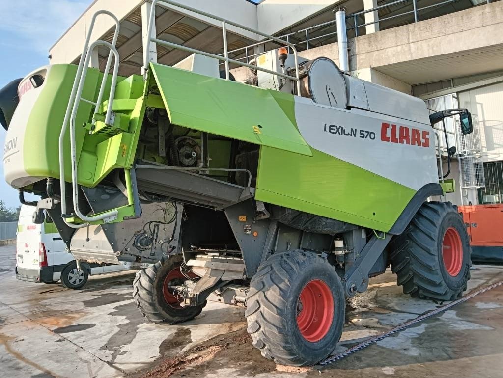 2007 CLAAS LEXION 570 – Balanced APS Combine Built for Durability Productivity