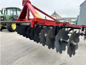24-Disc Heavy Duty Offset Disc Harrow – Robust Soil Cultivation Tool