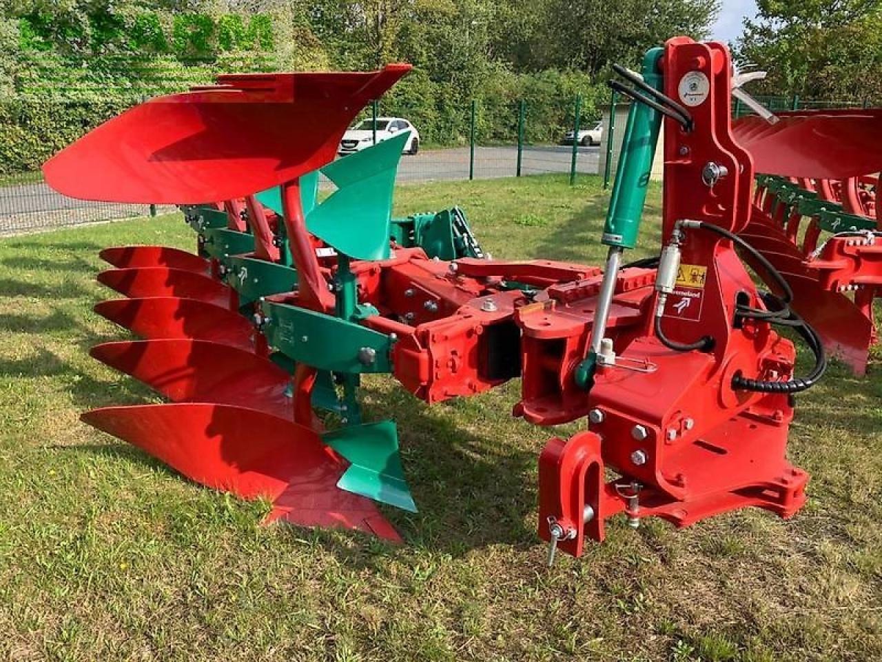 Kverneland Variomat Mounted Reversible Plough