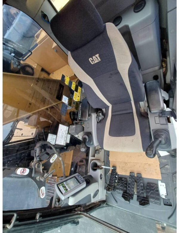 Caterpillar 325F CR Crawler Excavator – Heavy-Duty Compact Radius Excavator 2018