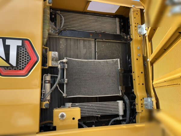 Caterpillar 323 Crawler Excavator – Heavy-Duty Construction Machine 2022