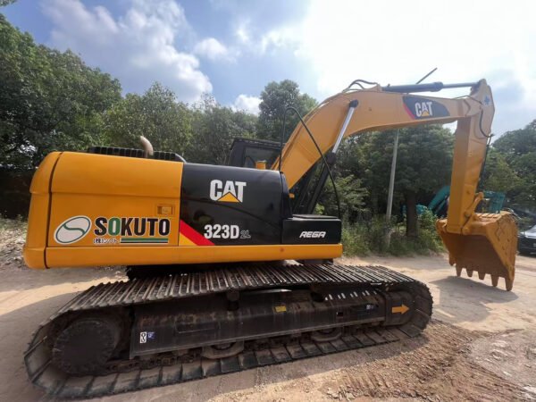 Caterpillar 323D Crawler Excavator – Heavy-Duty Earthmoving Machine 2020
