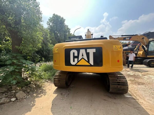 Caterpillar 323D Crawler Excavator – Heavy-Duty Earthmoving Machine 2020