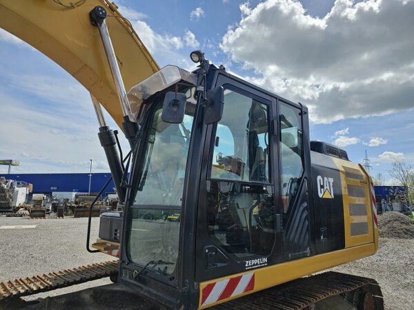 Caterpillar 323EL GPS Trimble Crawler Excavator – Used 2015