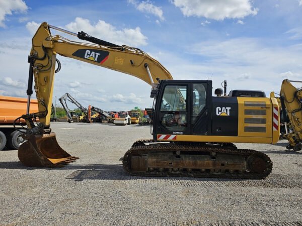 Caterpillar 323EL GPS Trimble Crawler Excavator – Used 2015