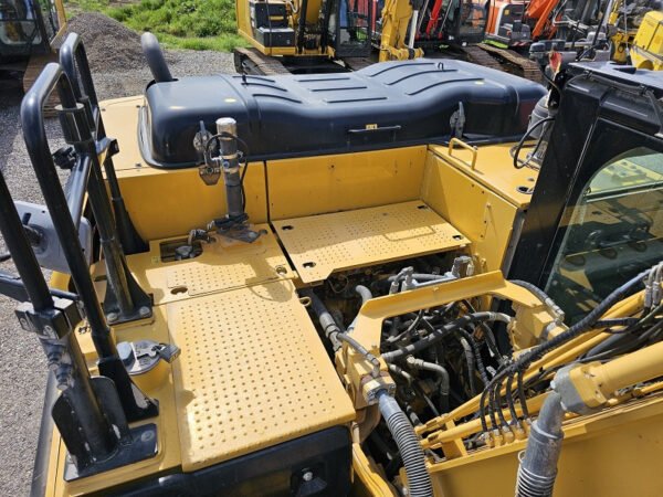 Caterpillar 323EL GPS Trimble Crawler Excavator – Used 2015