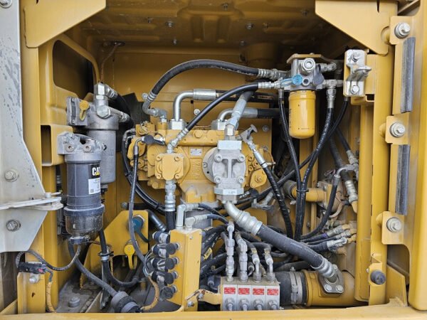 Caterpillar 323EL GPS Trimble Crawler Excavator – Used 2015