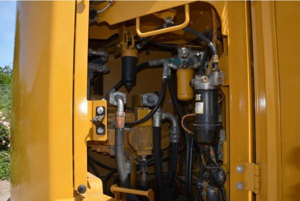 CAT 325 FL CR Crawler Excavator – Heavy-Duty Diesel Earthmoving Machine 2016