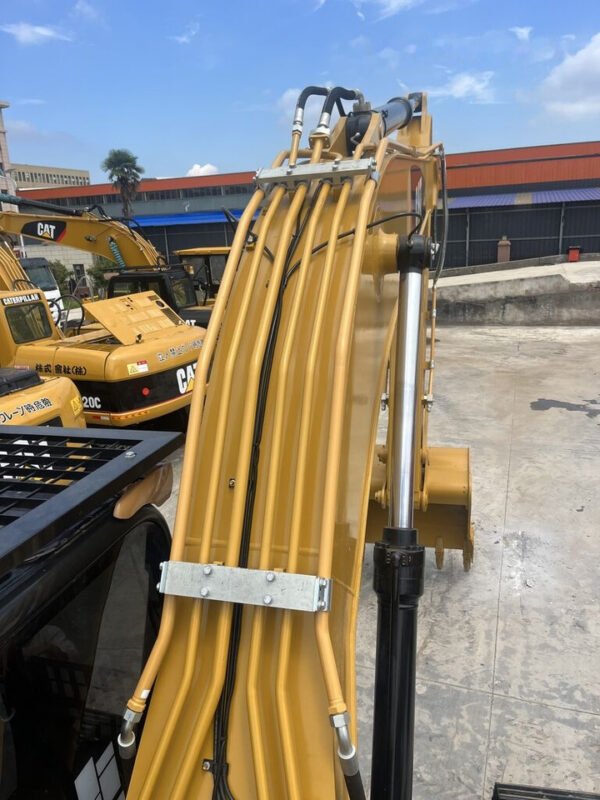 Caterpillar 323D2L Crawler Excavator – Powerful Medium Excavator for Heavy Duty Earthmoving 2020 Caterpillar 323D2L Crawler Excavator – Powerful Medium Excavator for Heavy Duty Earthmoving 2020