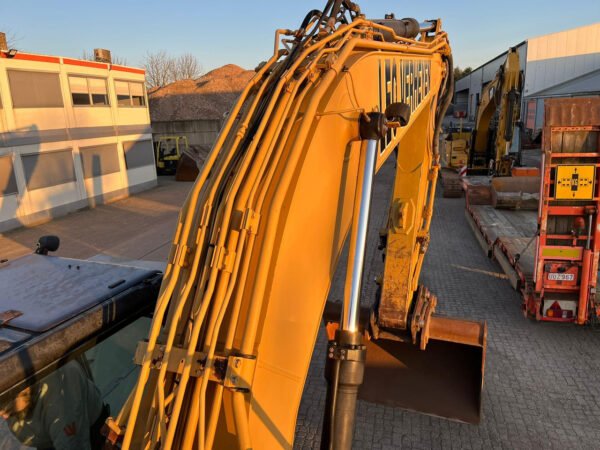 Caterpillar 323EL Crawler Excavator – Robust Heavy-Duty Earthmoving Machine