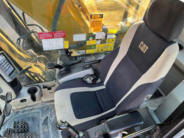 Caterpillar 323EL Crawler Excavator – Robust Heavy-Duty Earthmoving Machine