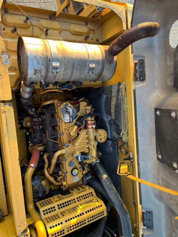 Caterpillar 323EL Crawler Excavator – Robust Heavy-Duty Earthmoving Machine