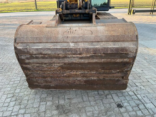 Caterpillar 323EL Crawler Excavator – Robust Heavy-Duty Earthmoving Machine