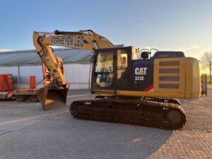 Caterpillar 323EL Crawler Excavator – Robust Heavy-Duty Earthmoving Machine
