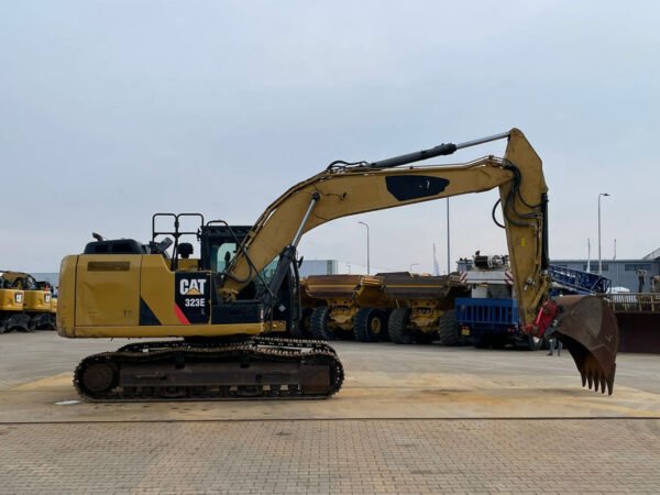 Caterpillar 323EL Crawler Excavator – Powerful Heavy-Duty Earthmoving Machine 2013 Caterpillar 323EL Crawler Excavator – Powerful Heavy-Duty Earthmoving Machine 2013