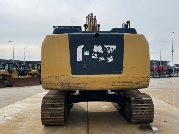 Caterpillar 323EL Caterpillar 323EL Crawler Excavator – Powerful Heavy-Duty Earthmoving Machine 2013