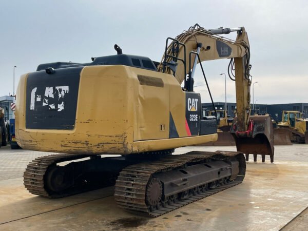 Caterpillar 323EL Caterpillar 323EL Crawler Excavator – Powerful Heavy-Duty Earthmoving Machine 2013