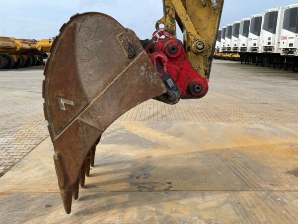 Caterpillar 323EL Caterpillar 323EL Crawler Excavator – Powerful Heavy-Duty Earthmoving Machine 2013