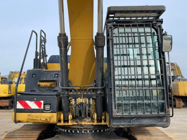 Caterpillar 323EL Crawler Excavator – Powerful Heavy-Duty Earthmoving Machine 2013 Caterpillar 323EL Crawler Excavator – Powerful Heavy-Duty Earthmoving Machine 2013
