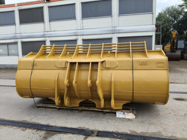 Caterpillar 980 Loader Bucket – Heavy Duty Earth-Moving Attachment