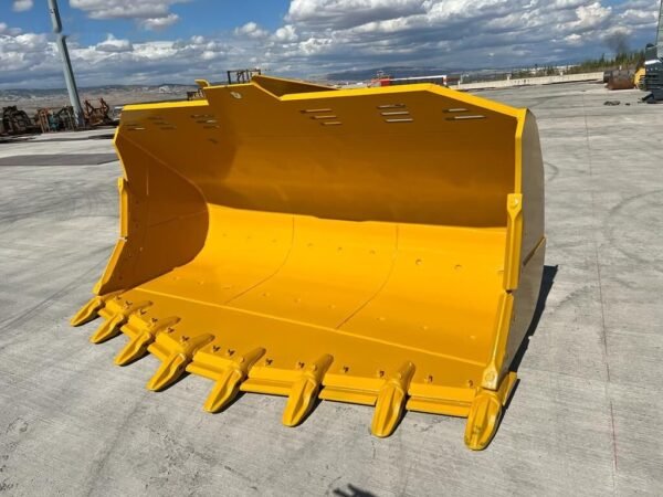 Komatsu WA470 Rock Bucket – Heavy-Duty Loader Attachment