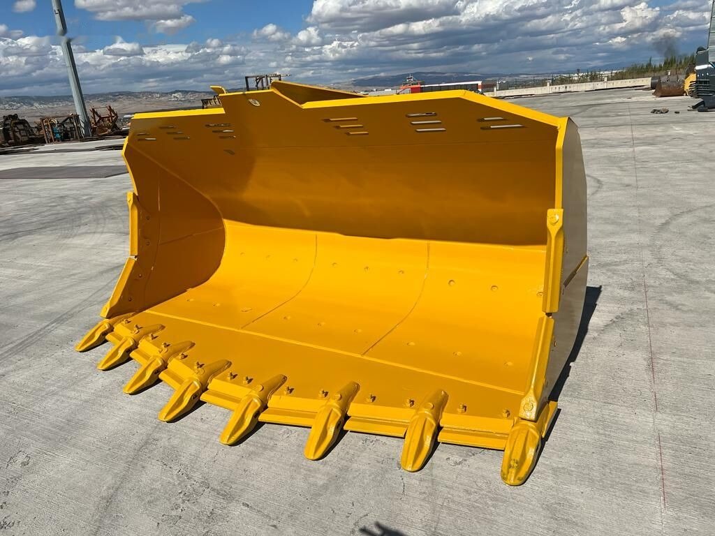 Komatsu WA470 Rock Bucket – Heavy-Duty Loader Attachment